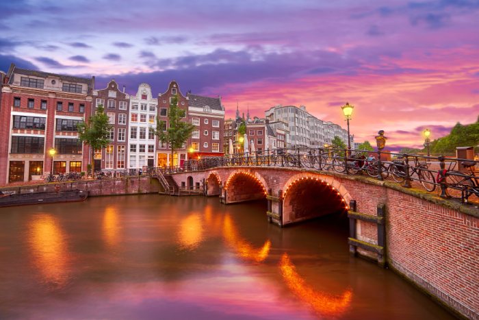 Europe’s premier business conference for hostels brings record number to Amsterdam and announces launch in Americas
